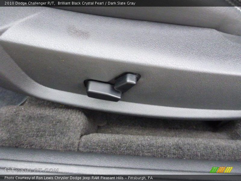 Brilliant Black Crystal Pearl / Dark Slate Gray 2010 Dodge Challenger R/T