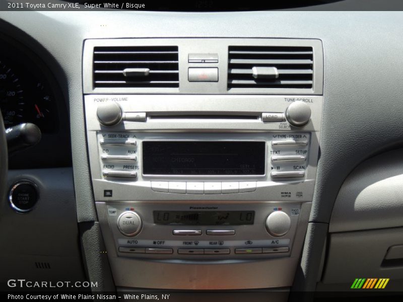 Super White / Bisque 2011 Toyota Camry XLE