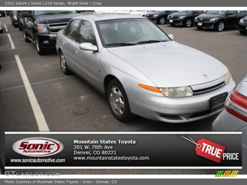 Bright Silver / Gray 2002 Saturn L Series L200 Sedan