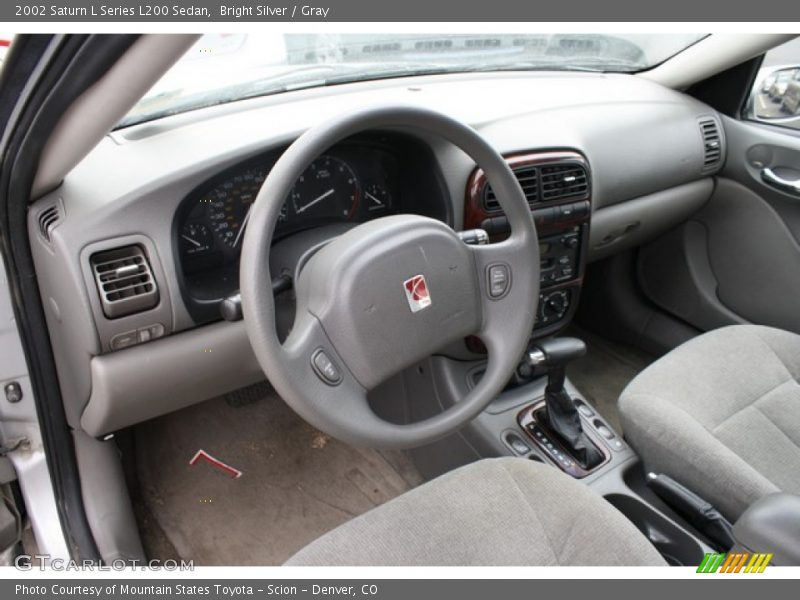 Bright Silver / Gray 2002 Saturn L Series L200 Sedan