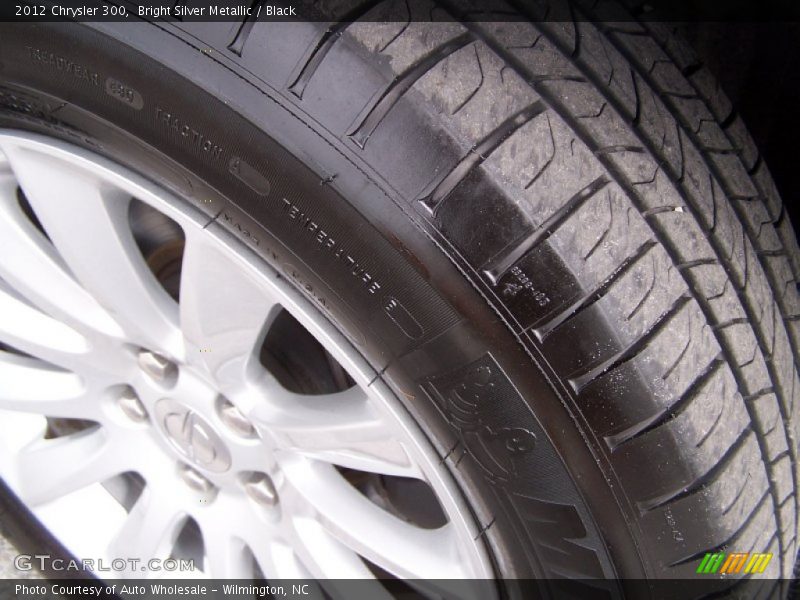 Bright Silver Metallic / Black 2012 Chrysler 300