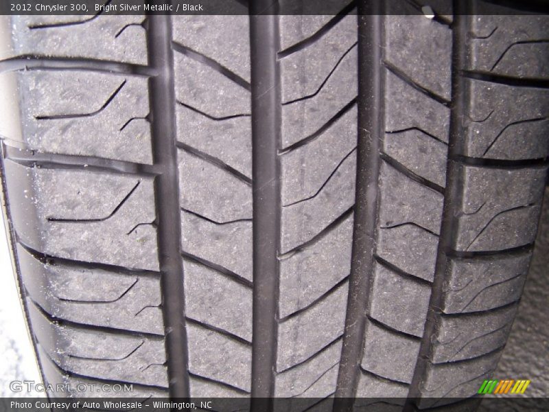 Bright Silver Metallic / Black 2012 Chrysler 300