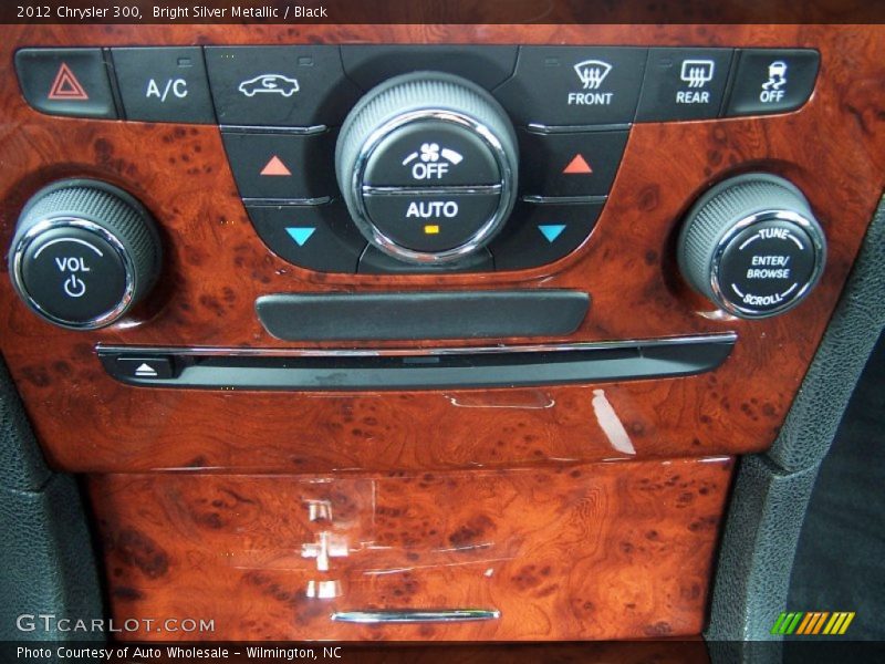 Bright Silver Metallic / Black 2012 Chrysler 300