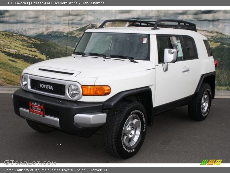 Iceberg White / Dark Charcoal 2010 Toyota FJ Cruiser 4WD