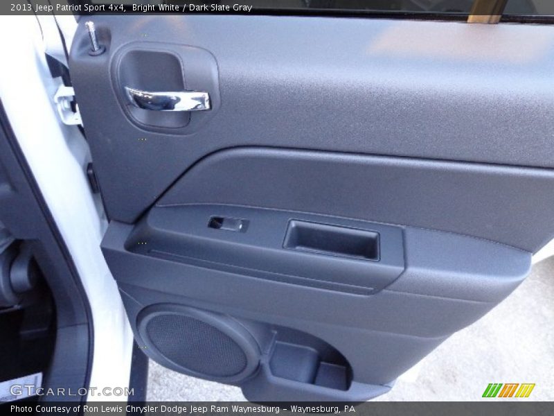 Bright White / Dark Slate Gray 2013 Jeep Patriot Sport 4x4