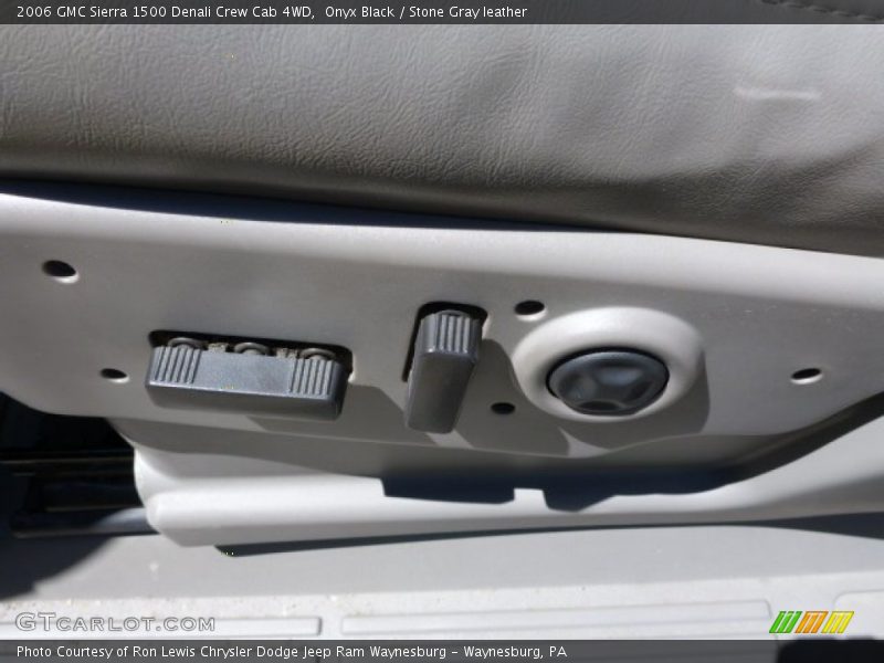 Onyx Black / Stone Gray leather 2006 GMC Sierra 1500 Denali Crew Cab 4WD