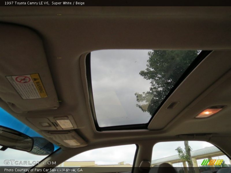 Super White / Beige 1997 Toyota Camry LE V6