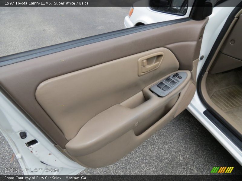 Super White / Beige 1997 Toyota Camry LE V6