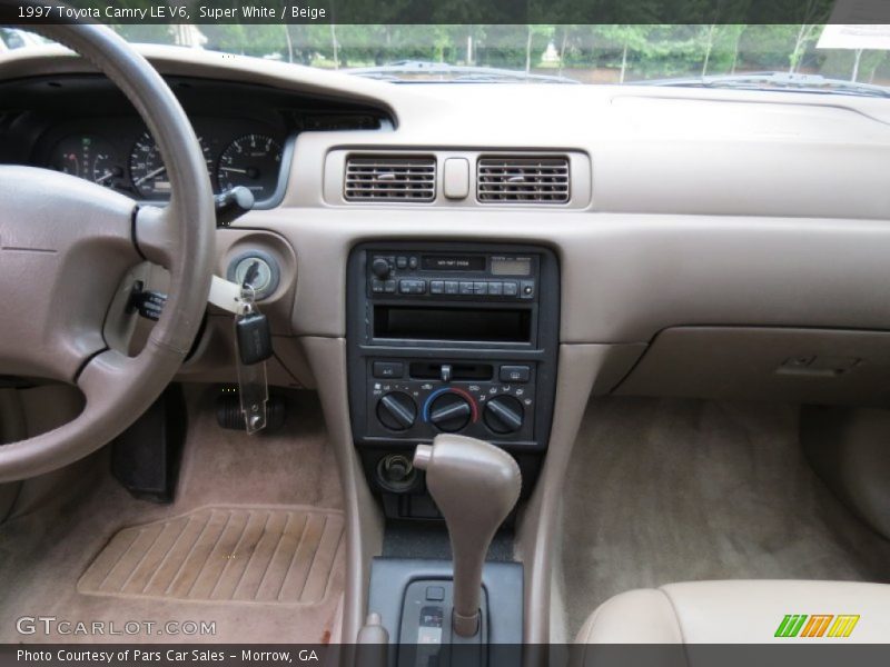 Super White / Beige 1997 Toyota Camry LE V6