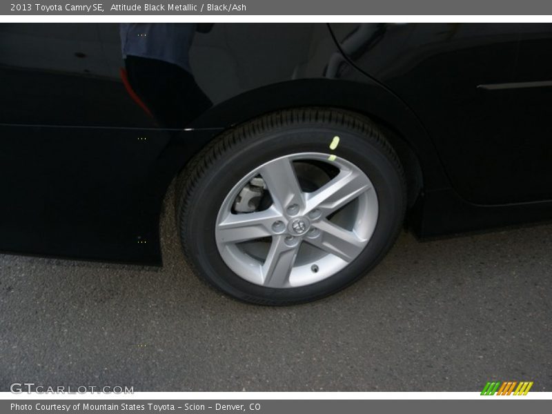 Attitude Black Metallic / Black/Ash 2013 Toyota Camry SE