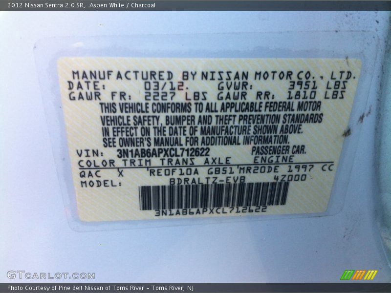 Aspen White / Charcoal 2012 Nissan Sentra 2.0 SR