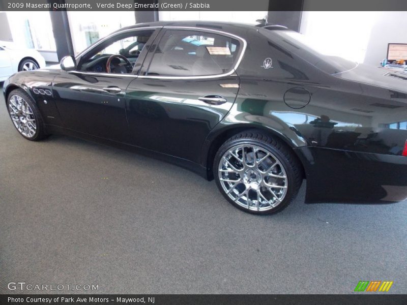 Verde Deep Emerald (Green) / Sabbia 2009 Maserati Quattroporte