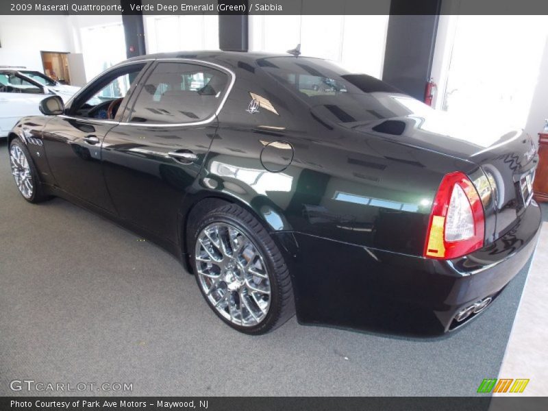 Verde Deep Emerald (Green) / Sabbia 2009 Maserati Quattroporte