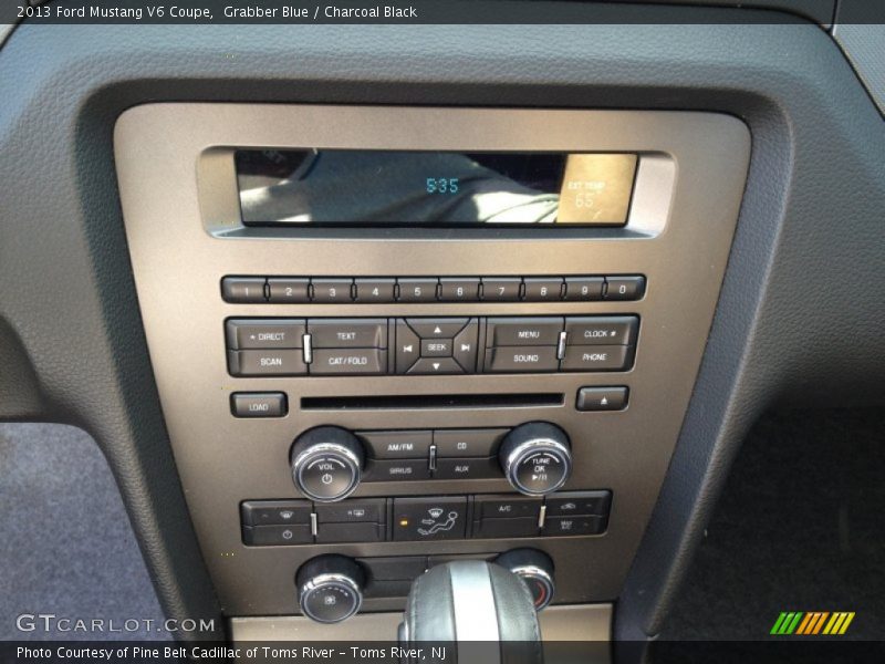 Controls of 2013 Mustang V6 Coupe