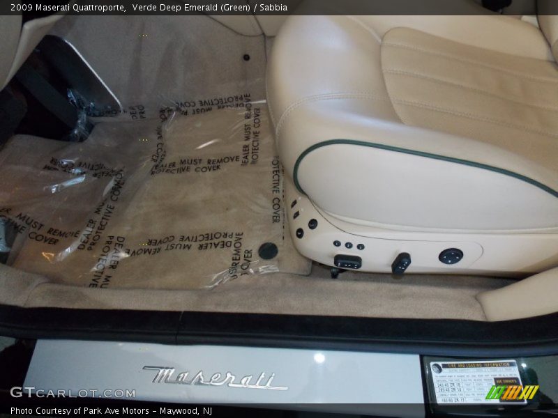 Verde Deep Emerald (Green) / Sabbia 2009 Maserati Quattroporte