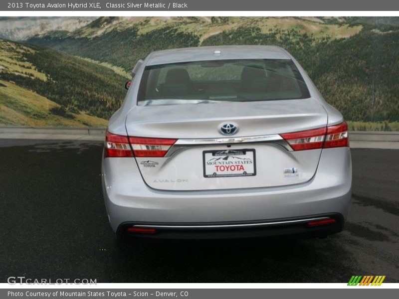Classic Silver Metallic / Black 2013 Toyota Avalon Hybrid XLE