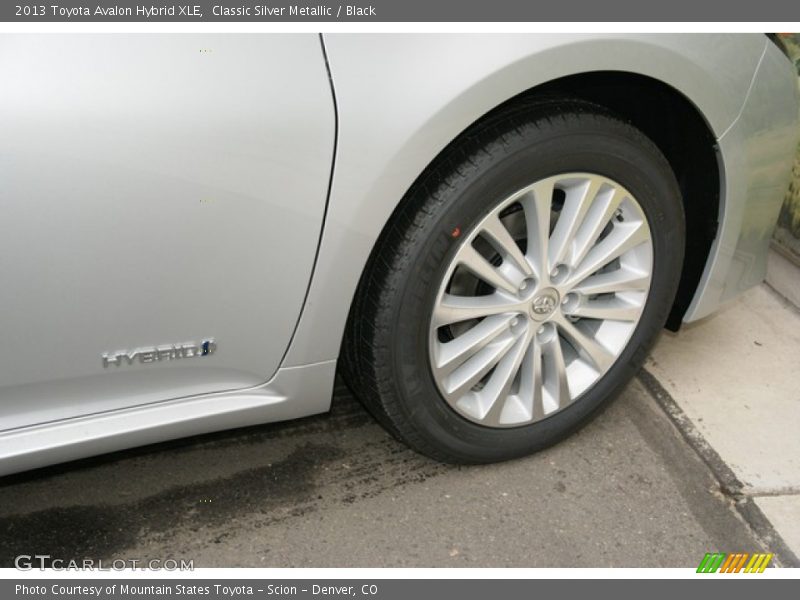 Classic Silver Metallic / Black 2013 Toyota Avalon Hybrid XLE