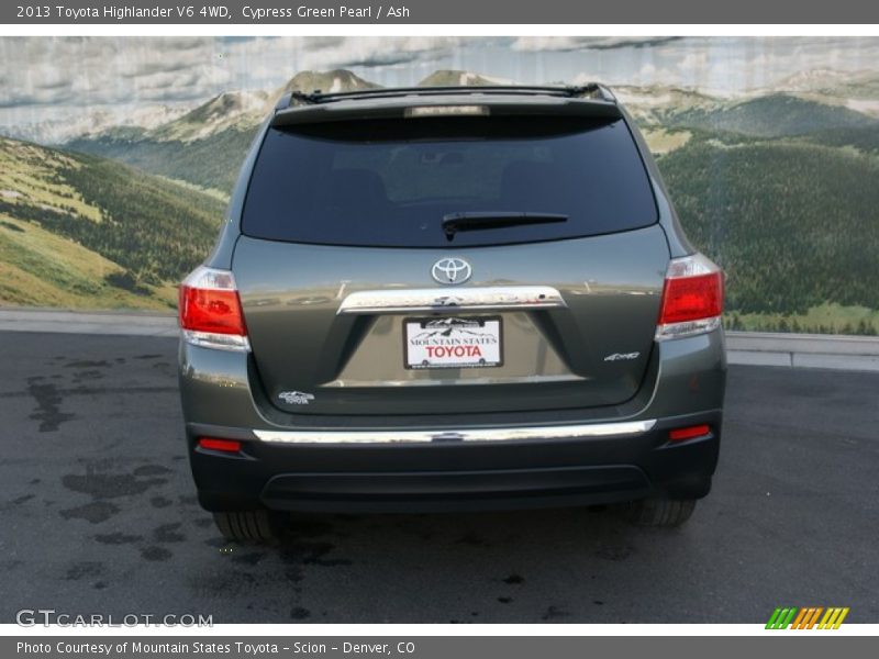 Cypress Green Pearl / Ash 2013 Toyota Highlander V6 4WD