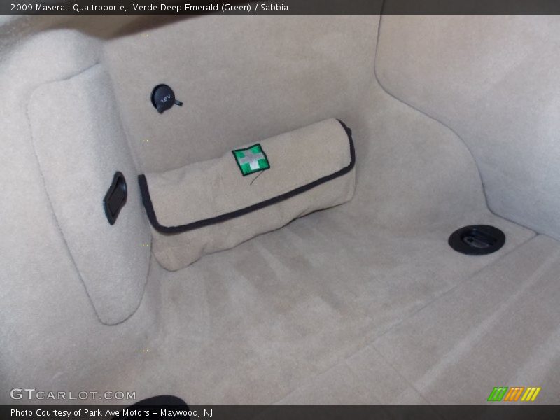 Verde Deep Emerald (Green) / Sabbia 2009 Maserati Quattroporte