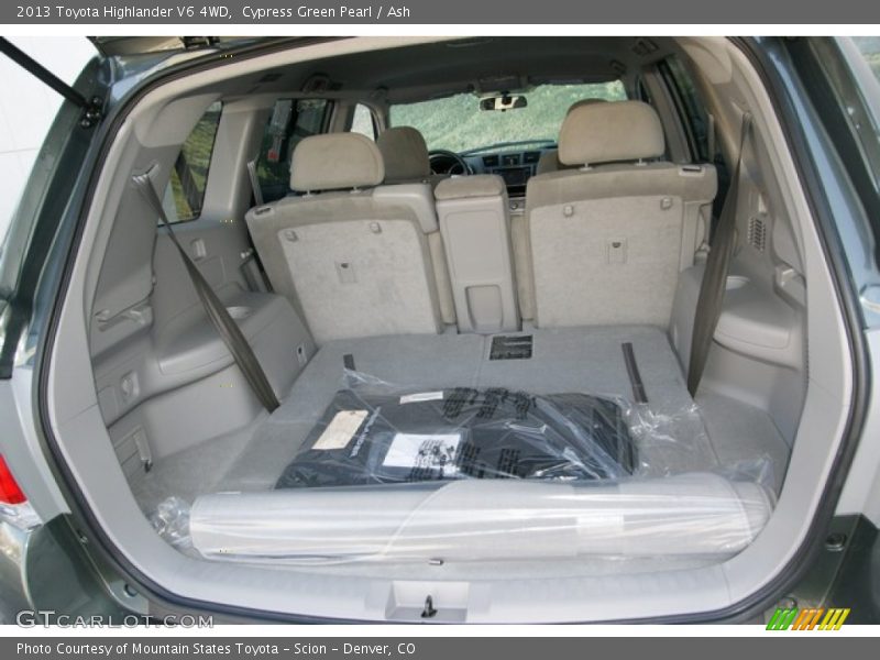 Cypress Green Pearl / Ash 2013 Toyota Highlander V6 4WD
