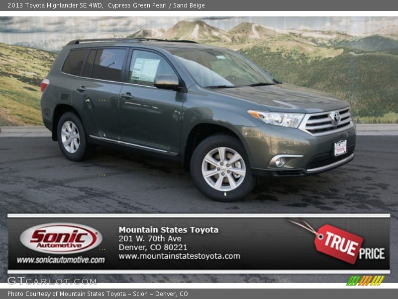 Cypress Green Pearl / Sand Beige 2013 Toyota Highlander SE 4WD