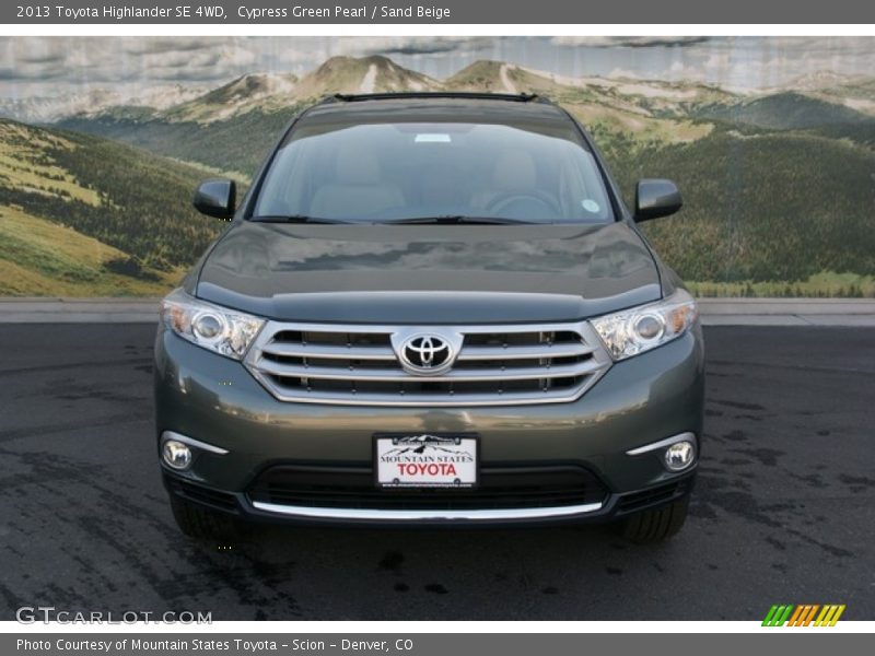Cypress Green Pearl / Sand Beige 2013 Toyota Highlander SE 4WD