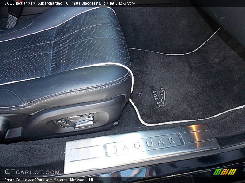 Ultimate Black Metallic / Jet Black/Ivory 2011 Jaguar XJ XJ Supercharged