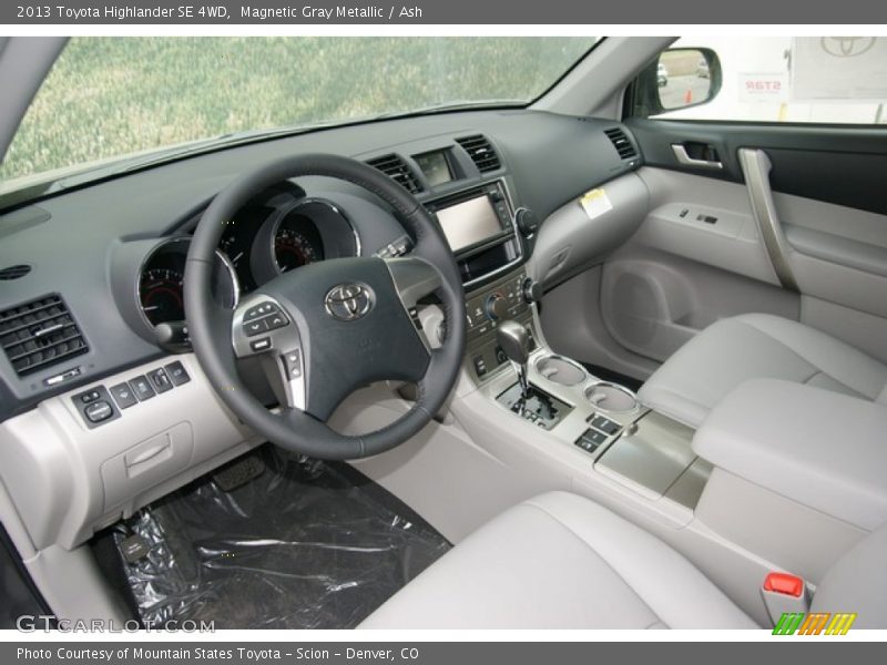 Magnetic Gray Metallic / Ash 2013 Toyota Highlander SE 4WD