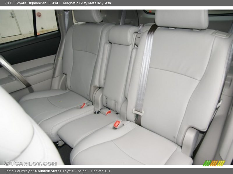 Magnetic Gray Metallic / Ash 2013 Toyota Highlander SE 4WD