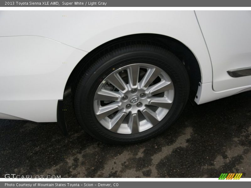 Super White / Light Gray 2013 Toyota Sienna XLE AWD