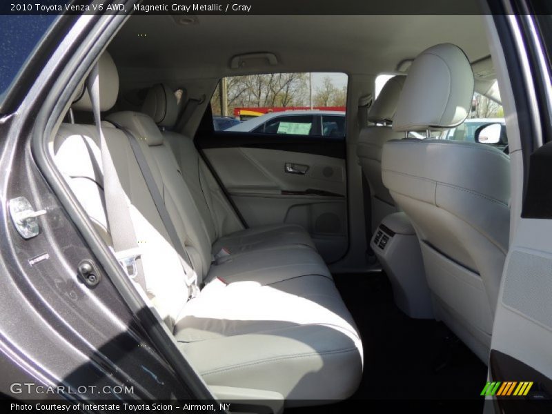 Magnetic Gray Metallic / Gray 2010 Toyota Venza V6 AWD