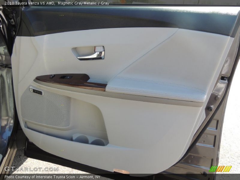 Magnetic Gray Metallic / Gray 2010 Toyota Venza V6 AWD