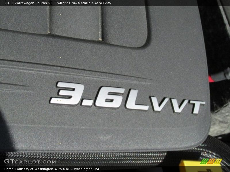 Twilight Gray Metallic / Aero Gray 2012 Volkswagen Routan SE