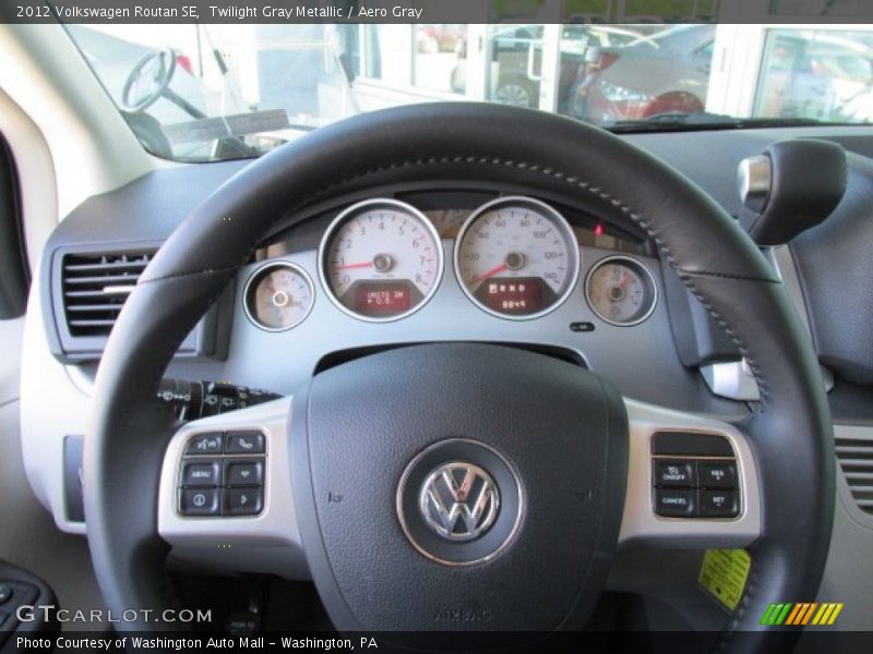 Twilight Gray Metallic / Aero Gray 2012 Volkswagen Routan SE