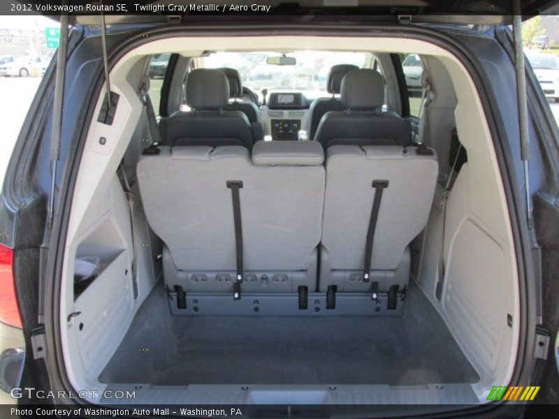 Twilight Gray Metallic / Aero Gray 2012 Volkswagen Routan SE