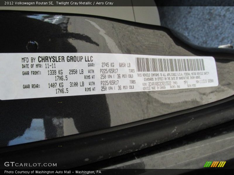 Twilight Gray Metallic / Aero Gray 2012 Volkswagen Routan SE