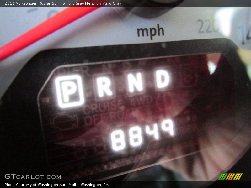 Twilight Gray Metallic / Aero Gray 2012 Volkswagen Routan SE