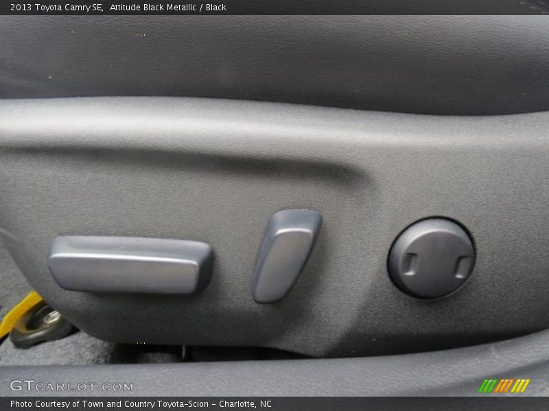 Attitude Black Metallic / Black 2013 Toyota Camry SE