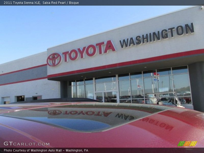 Salsa Red Pearl / Bisque 2011 Toyota Sienna XLE