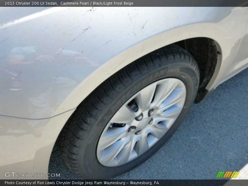 Cashmere Pearl / Black/Light Frost Beige 2013 Chrysler 200 LX Sedan