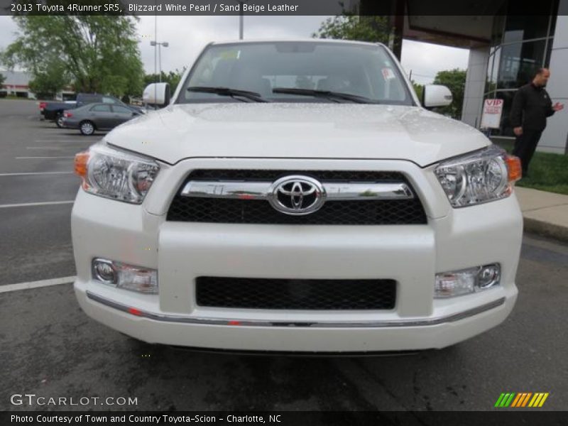 Blizzard White Pearl / Sand Beige Leather 2013 Toyota 4Runner SR5