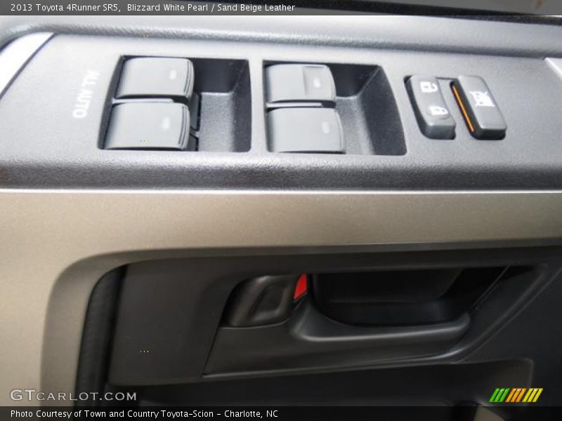 Blizzard White Pearl / Sand Beige Leather 2013 Toyota 4Runner SR5