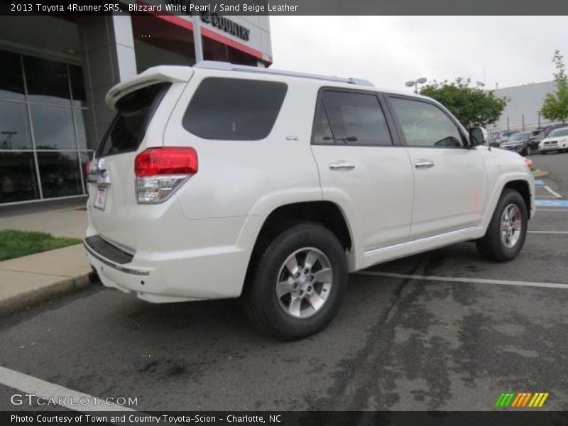 Blizzard White Pearl / Sand Beige Leather 2013 Toyota 4Runner SR5