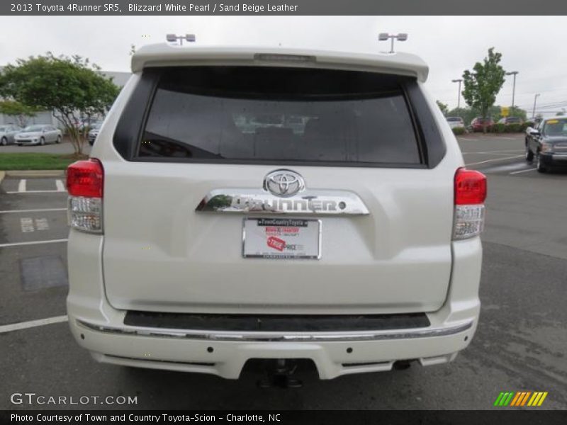 Blizzard White Pearl / Sand Beige Leather 2013 Toyota 4Runner SR5