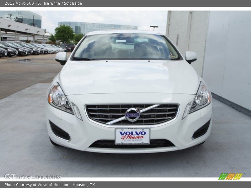 Ice White / Soft Beige 2013 Volvo S60 T5