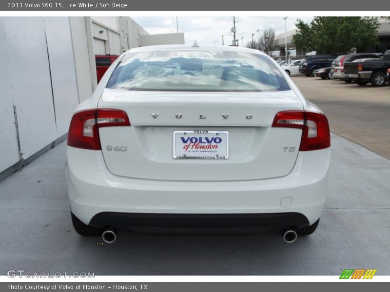 Ice White / Soft Beige 2013 Volvo S60 T5
