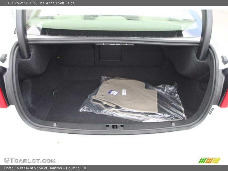  2013 S60 T5 Trunk