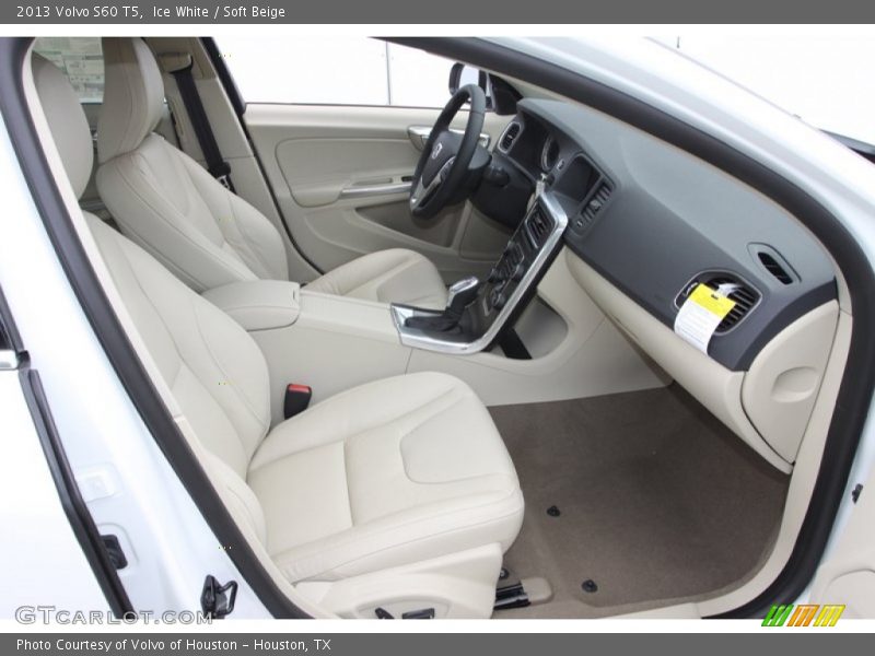 Ice White / Soft Beige 2013 Volvo S60 T5