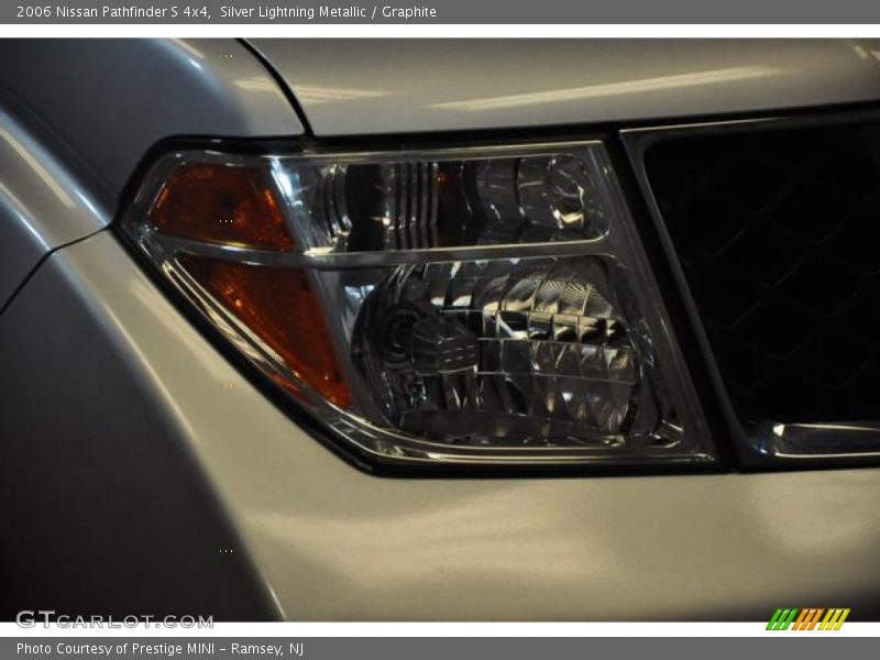 Silver Lightning Metallic / Graphite 2006 Nissan Pathfinder S 4x4