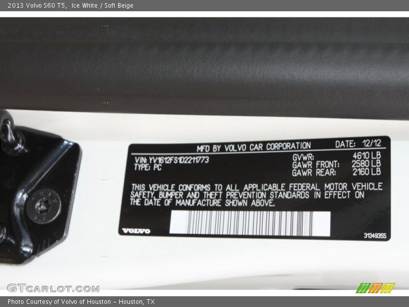 Ice White / Soft Beige 2013 Volvo S60 T5